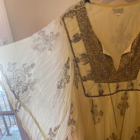 Vijay Singh cream colored dress. Size XXL. - Picture 4 of 6